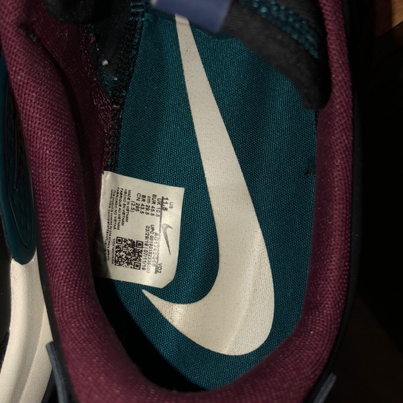 NIKE shoe - Picture 7 of 9